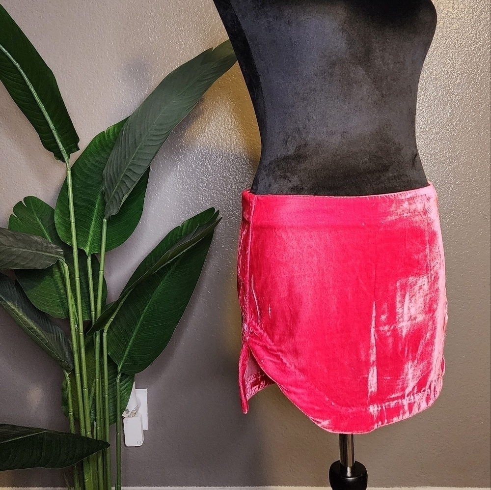 NWT Annalise Velvet Mini Skirt Pink Phenom - Picture 5 of 7